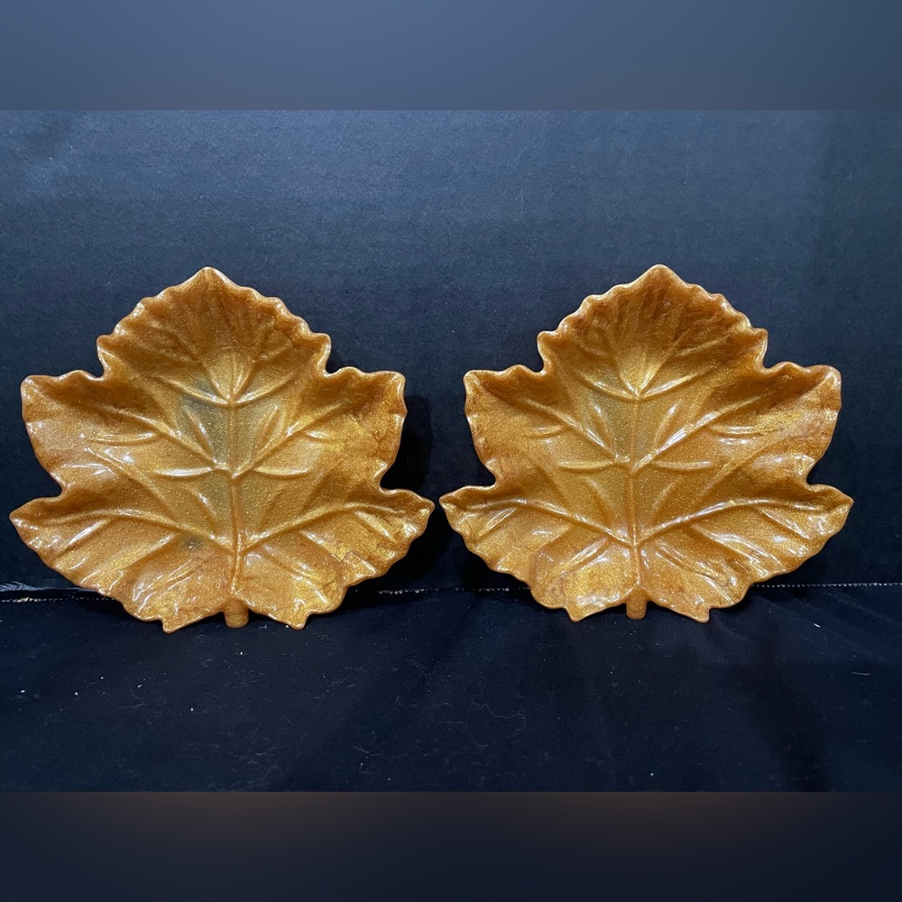 Fall leaf trays